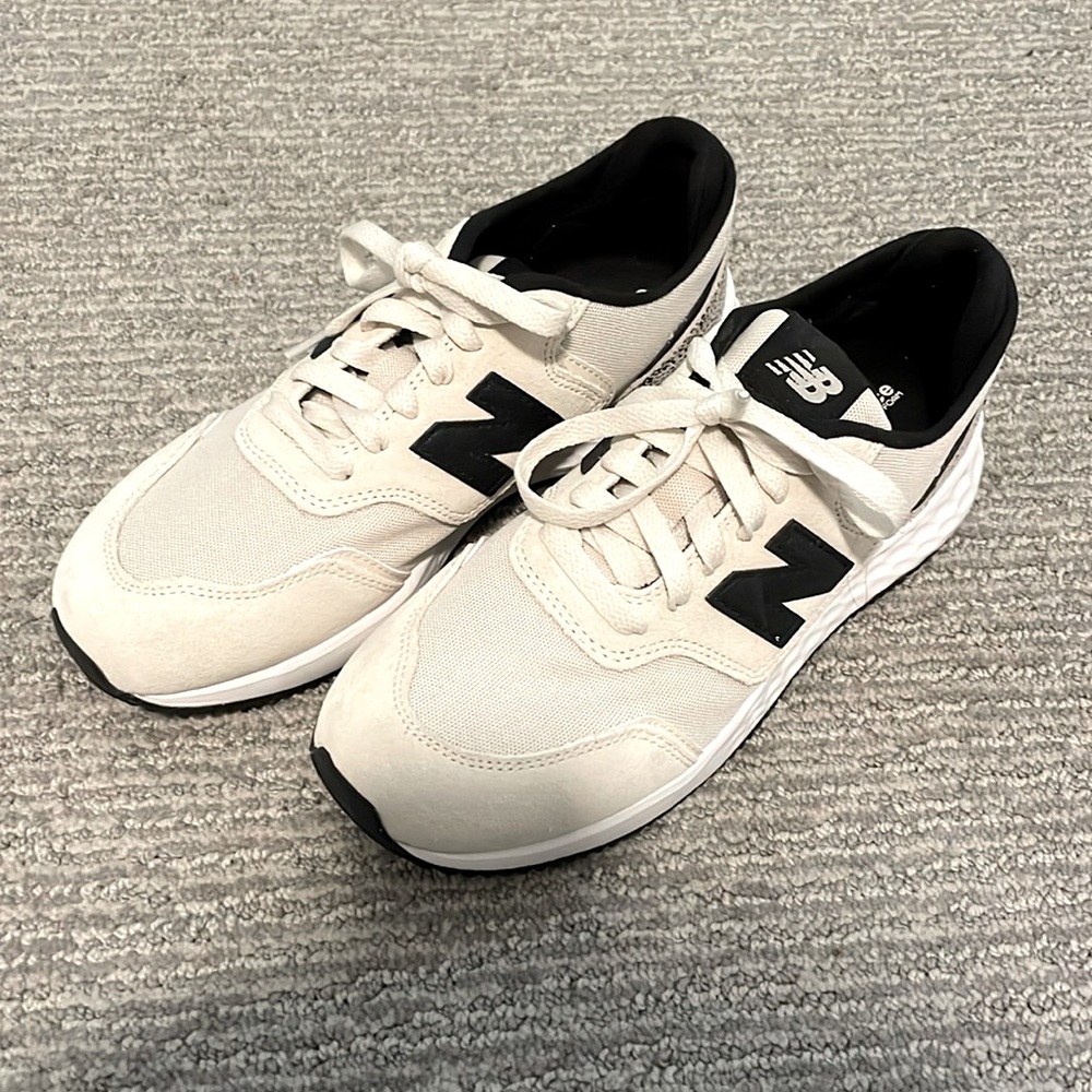 Girls New Balance X-70 Size 5